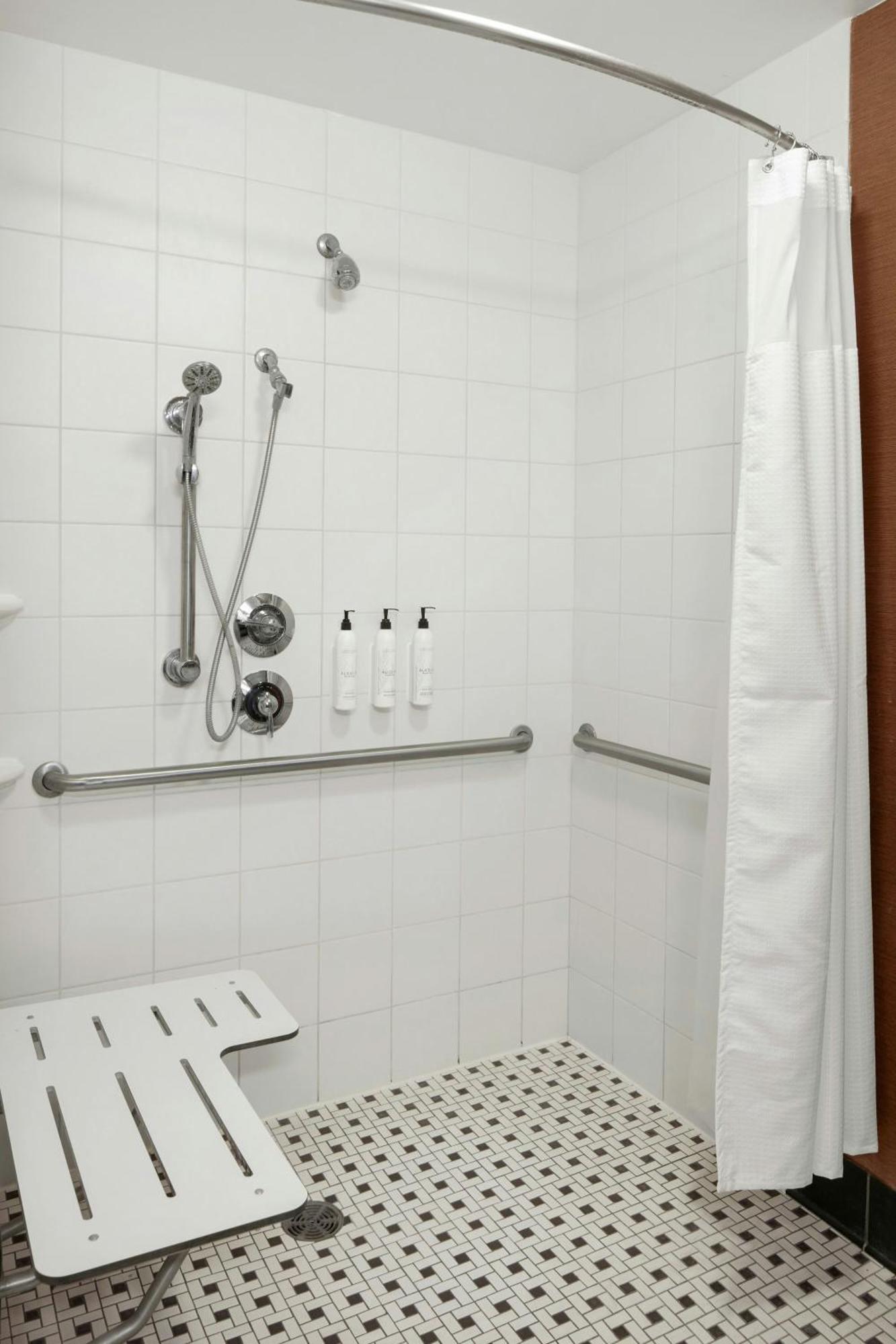Fairfield & By Marriott 3*